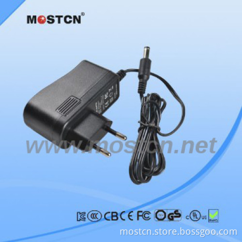 Removable switching power adapter
